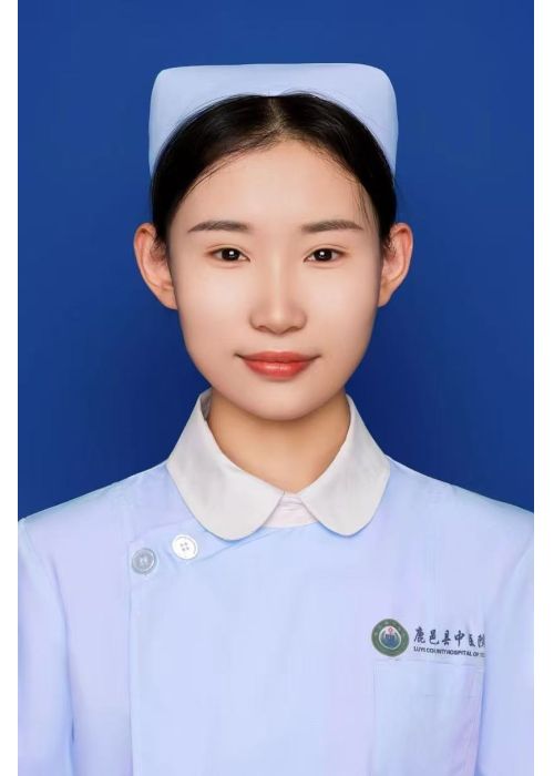 李艺伟