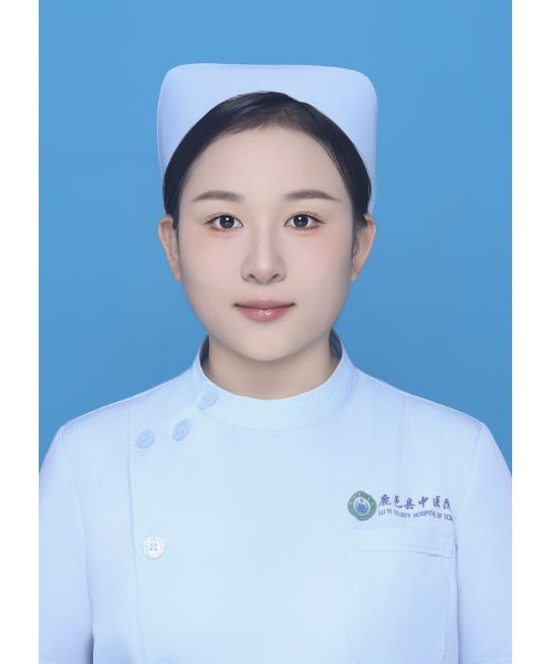 胡兰云 