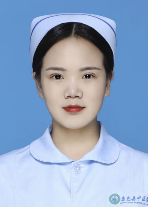 曹萱萱   护士长