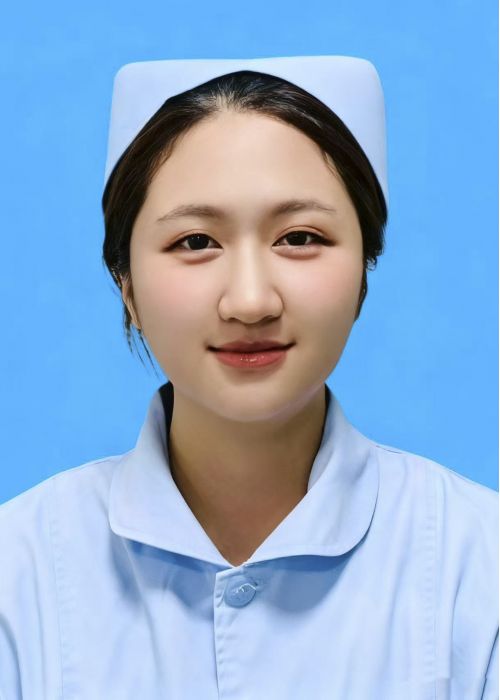 何迎迎 